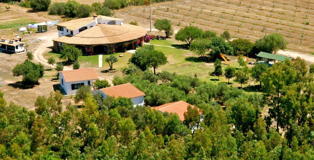 בית הארחה San Priamo 	Agriturismo Sarrabus מראה חיצוני תמונה