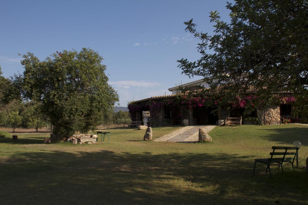 בית הארחה San Priamo 	Agriturismo Sarrabus מראה חיצוני תמונה